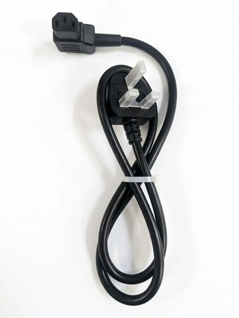 1MT UK PLUG TO LH C13 MAINS LEAD